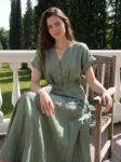Dress_perfectly_fitted_elegantly…_2K_202607061222